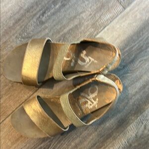 OTBT Gold Strappy Women's Wedge Sandals size 9 NWOT